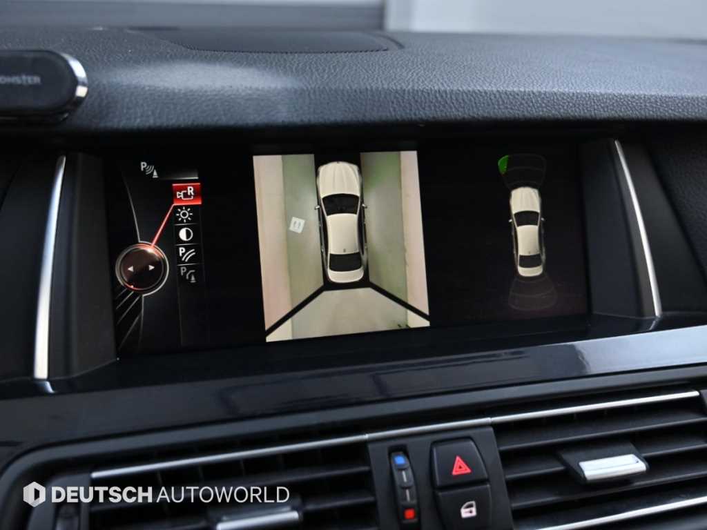 BMW 5-Series — photo 17