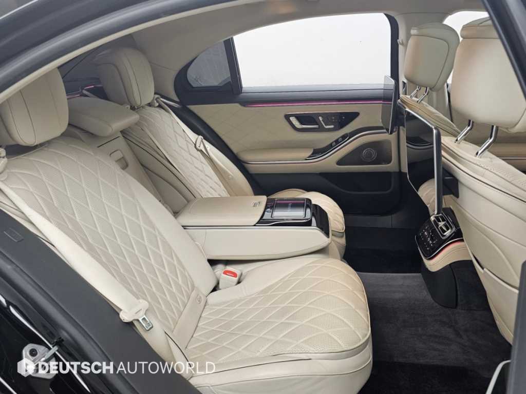 Mercedes-Benz S-Class — photo 12