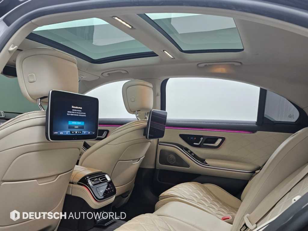 Mercedes-Benz S-Class — photo 18