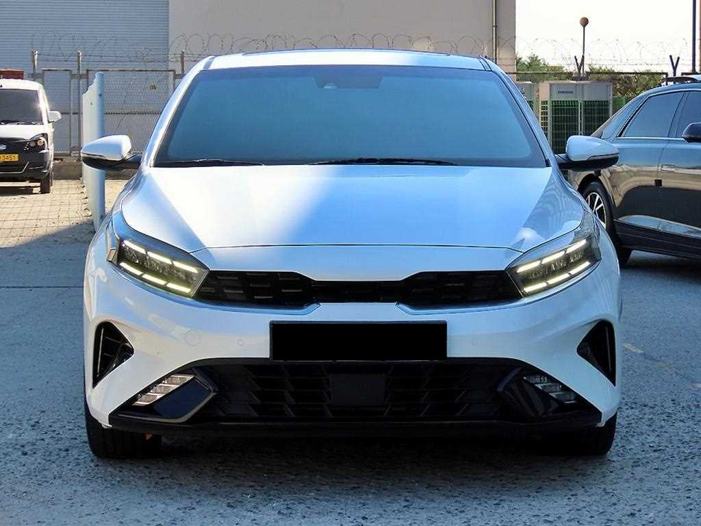 Kia K3 — photo 01