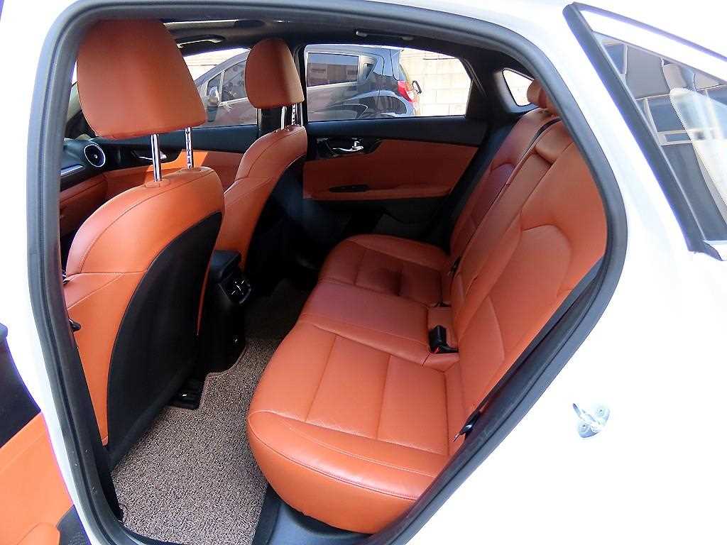 Kia K3 — photo 06