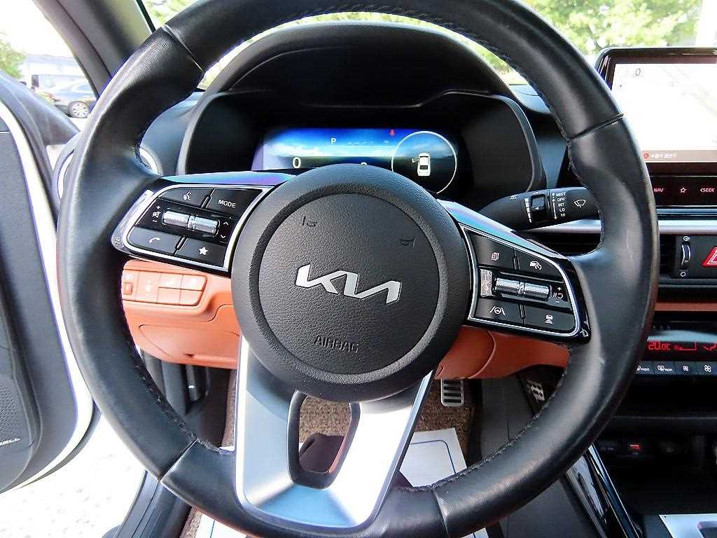 Kia K3 — photo 08