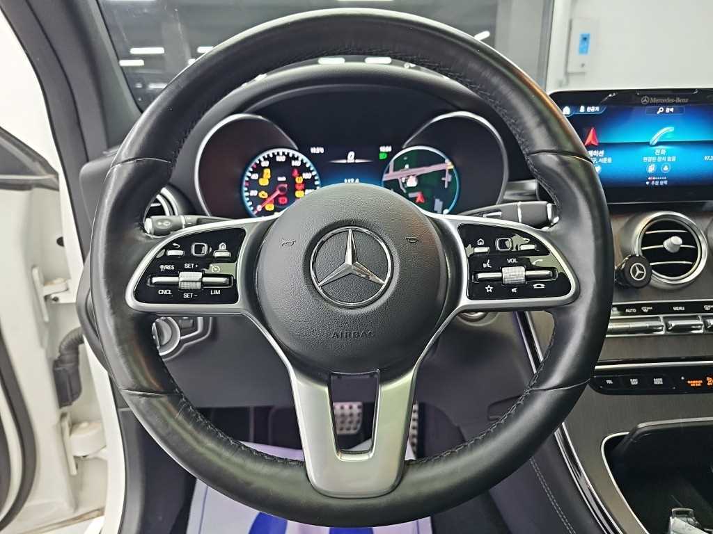 Mercedes-Benz GLC-Class — photo 09