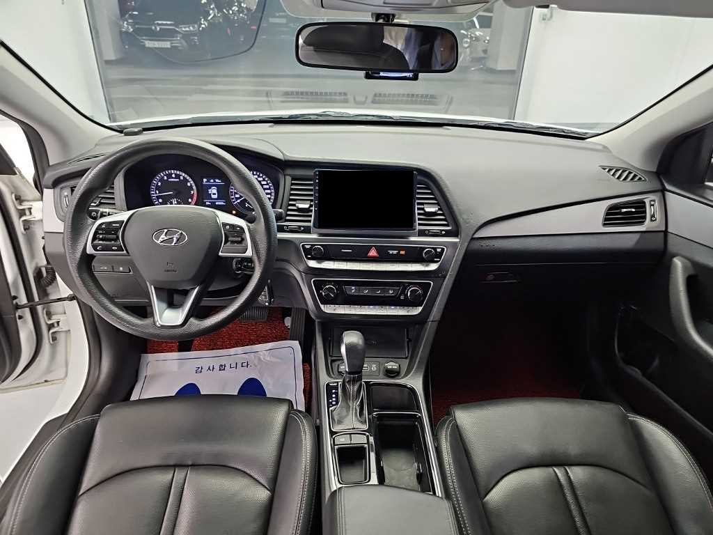 Hyundai Sonata — photo 07