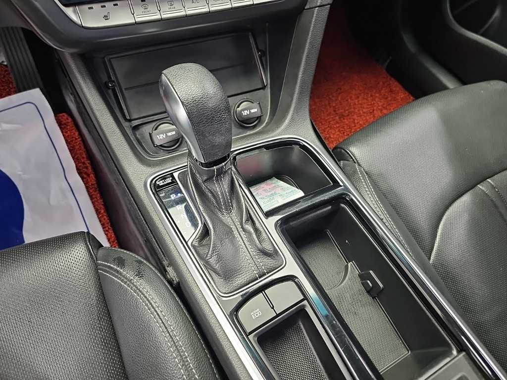 Hyundai Sonata — photo 08