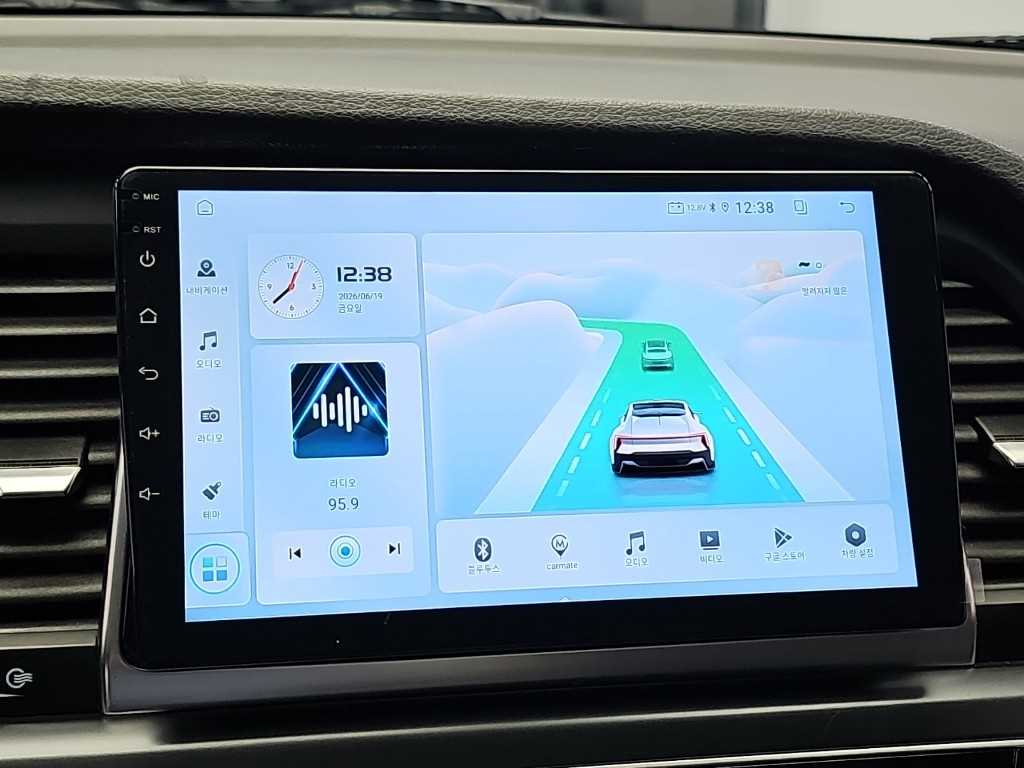Hyundai Sonata — photo 13