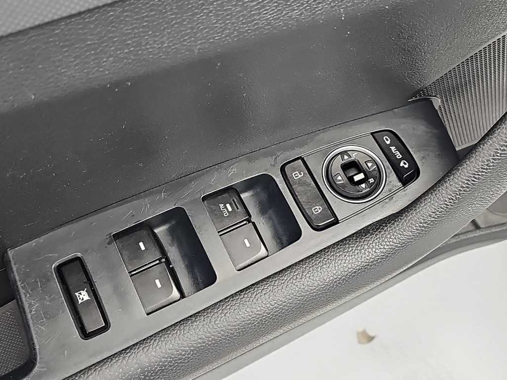 Hyundai Sonata — photo 17