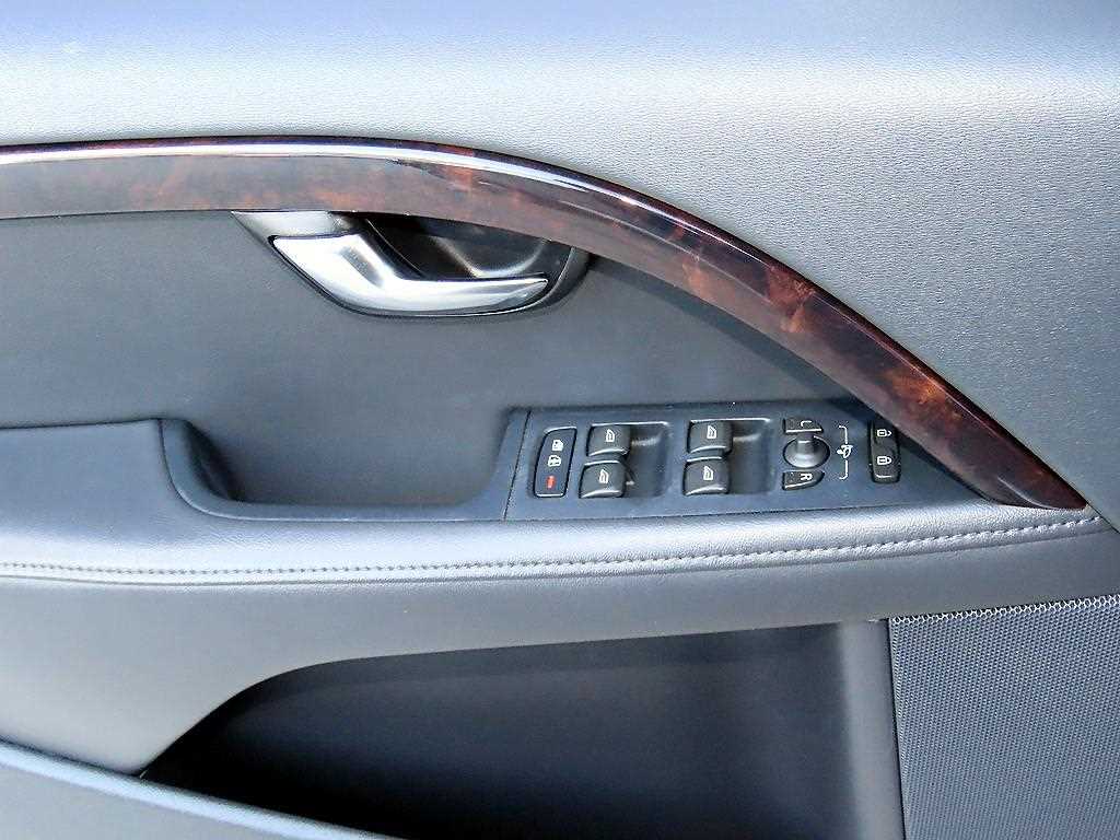 Volvo S80 — photo 11