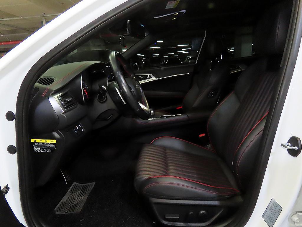 Genesis G70 — photo 06