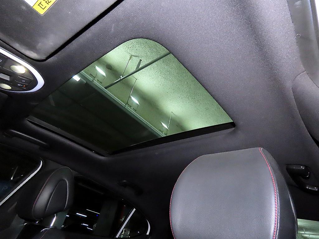 Genesis G70 — photo 17