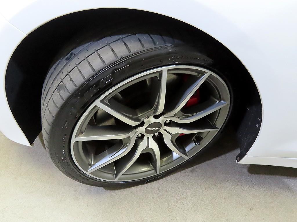 Genesis G70 — photo 20