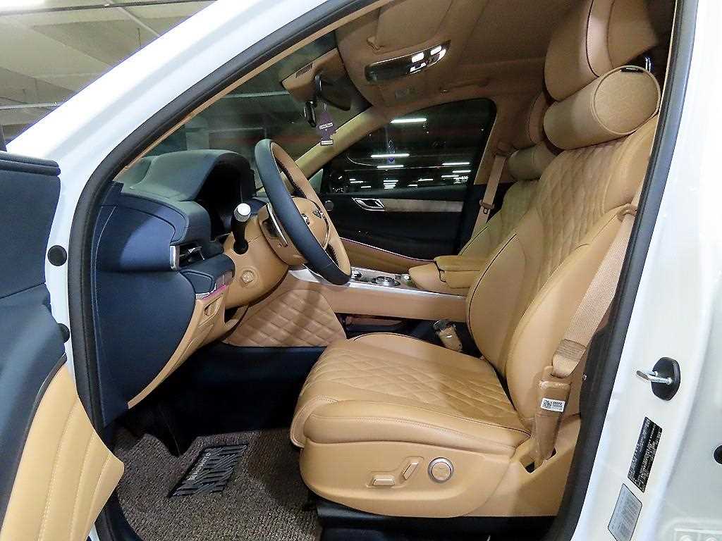 Genesis GV80 — photo 06