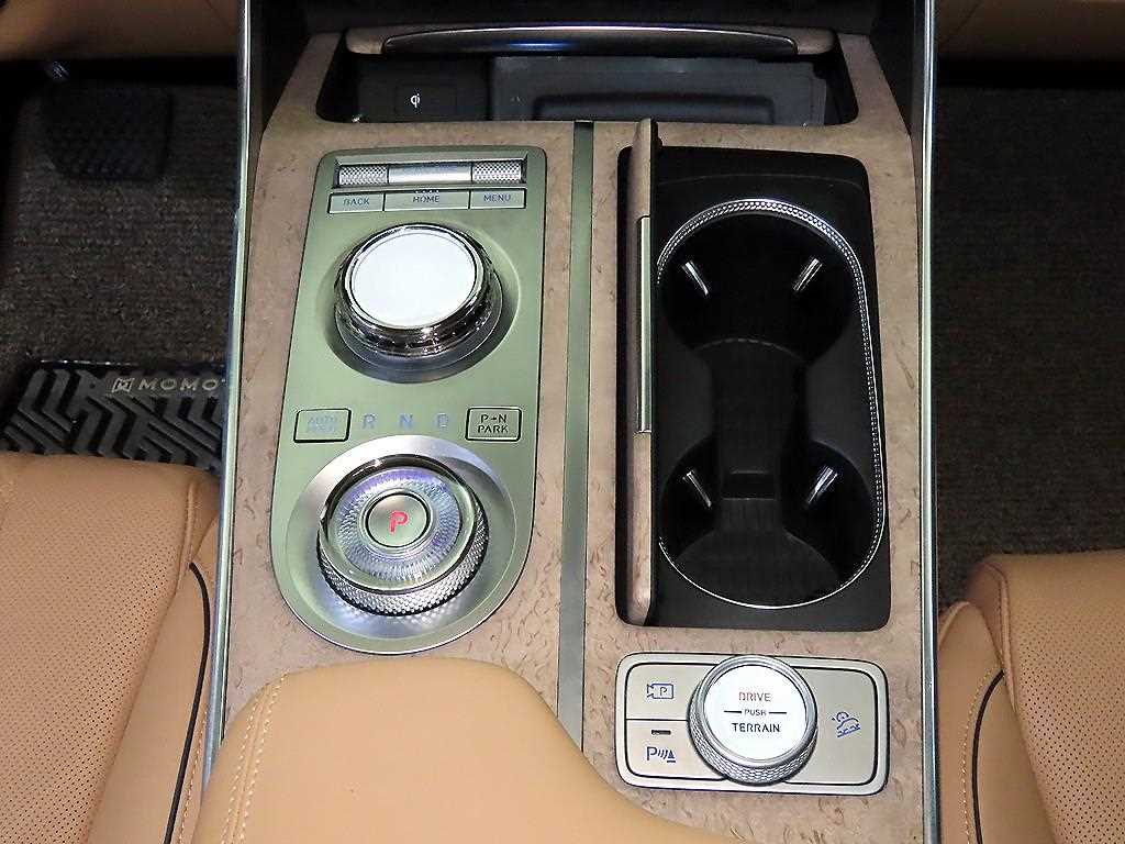 Genesis GV80 — photo 12