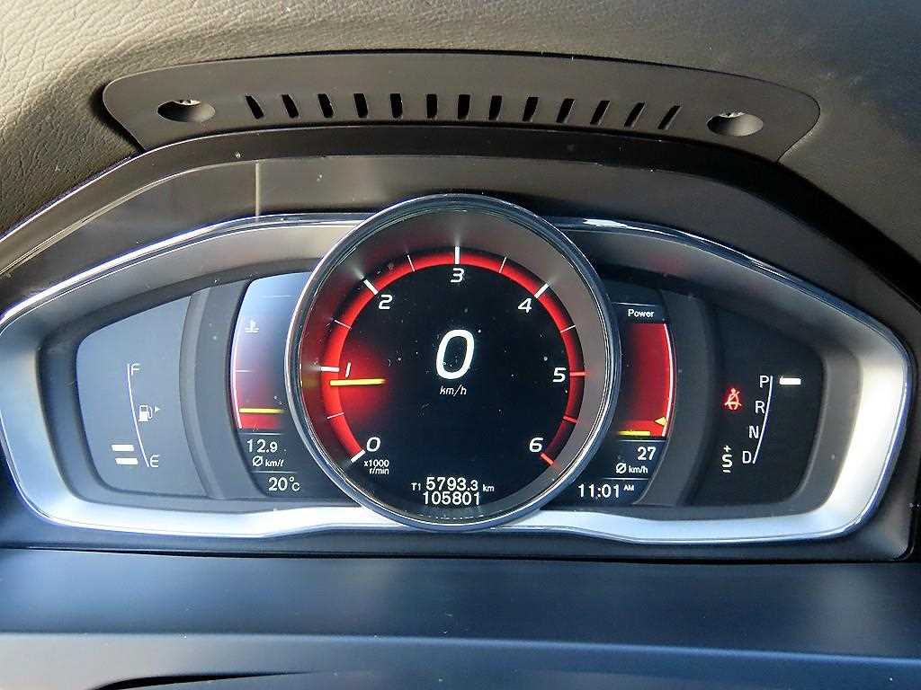 Volvo S60 — photo 09