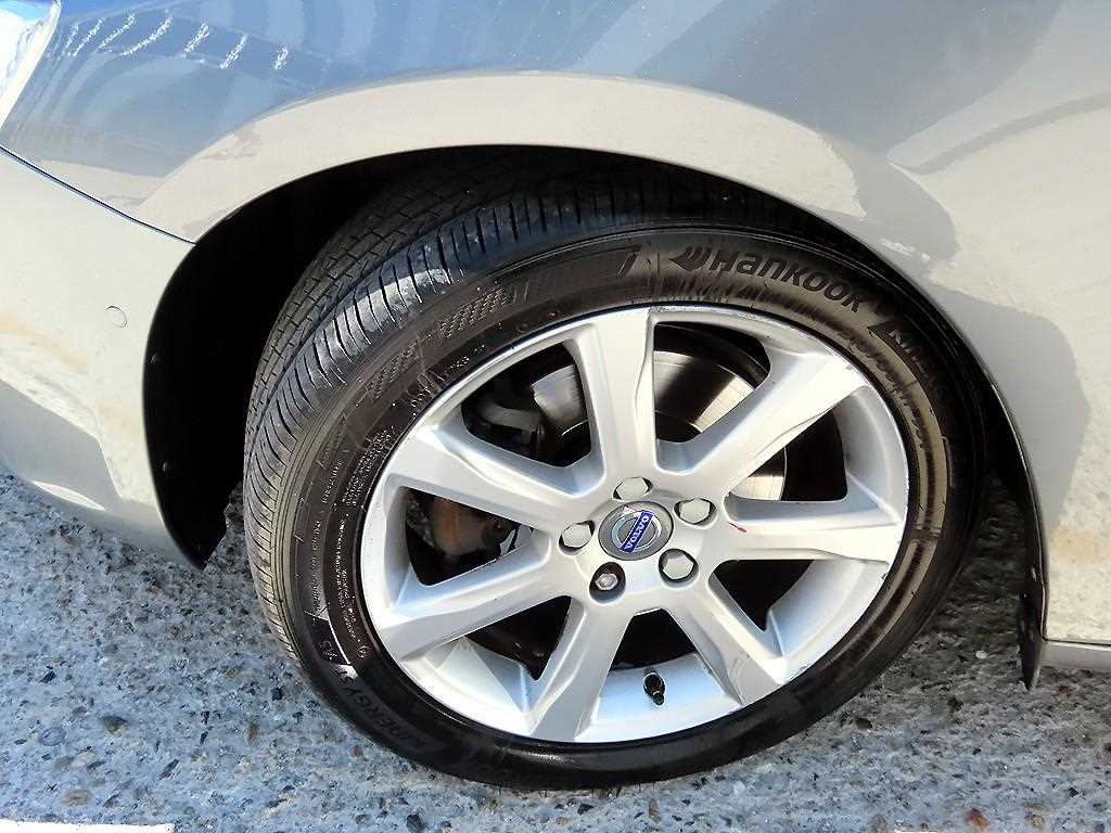 Volvo S60 — photo 18