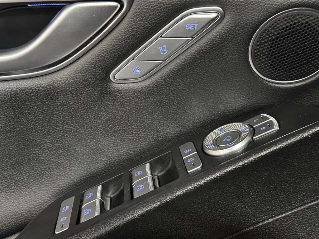 Genesis G80 — photo 16