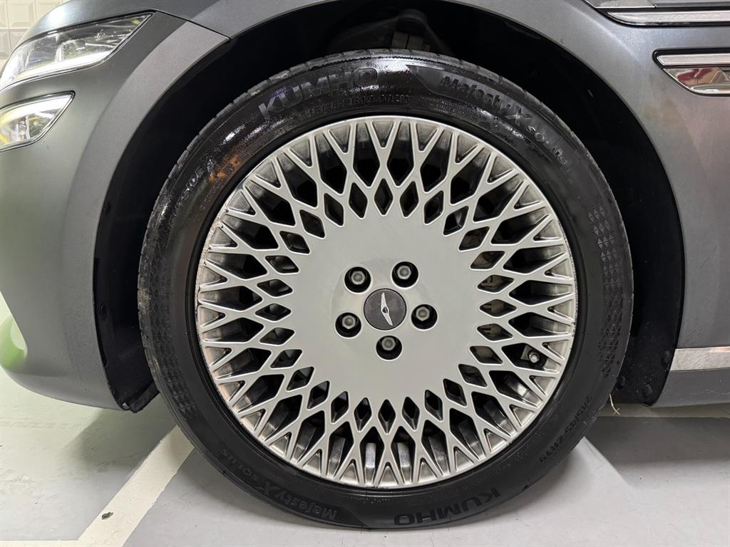 Genesis G80 — photo 19