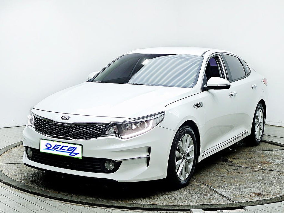 Kia K5 — photo 02