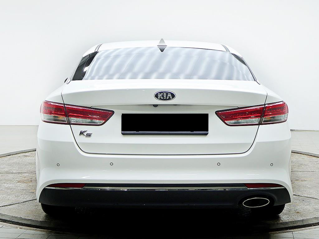 Kia K5 — photo 03