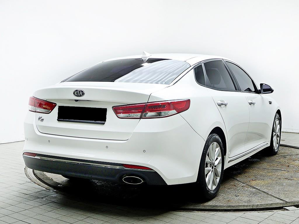 Kia K5 — photo 04