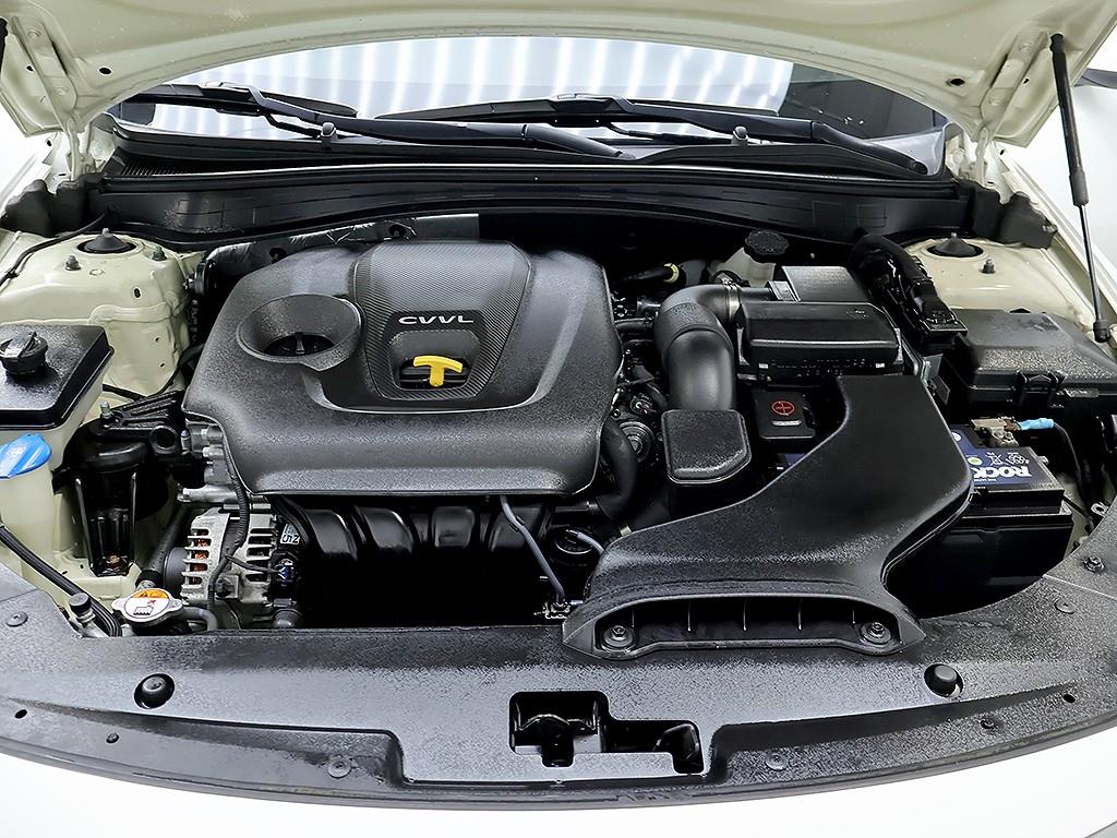 Kia K5 — photo 07