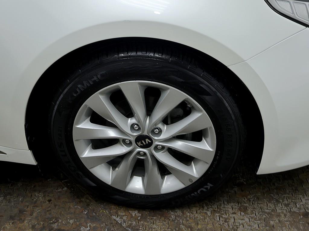 Kia K5 — photo 08