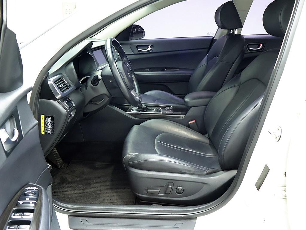 Kia K5 — photo 11