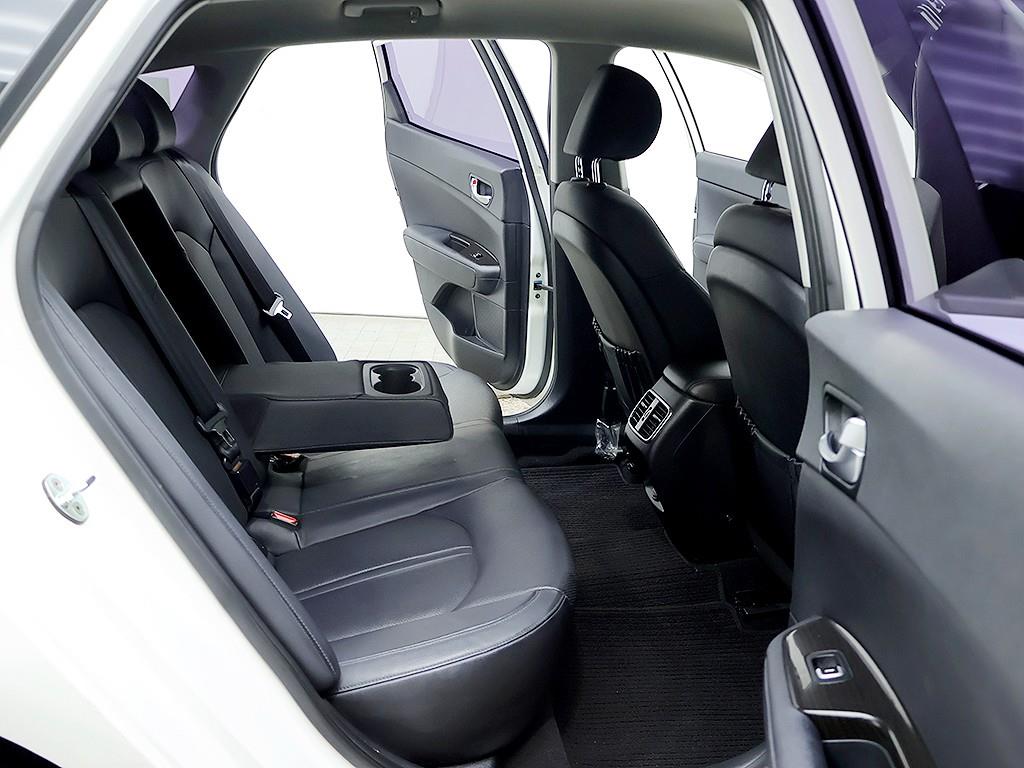 Kia K5 — photo 12