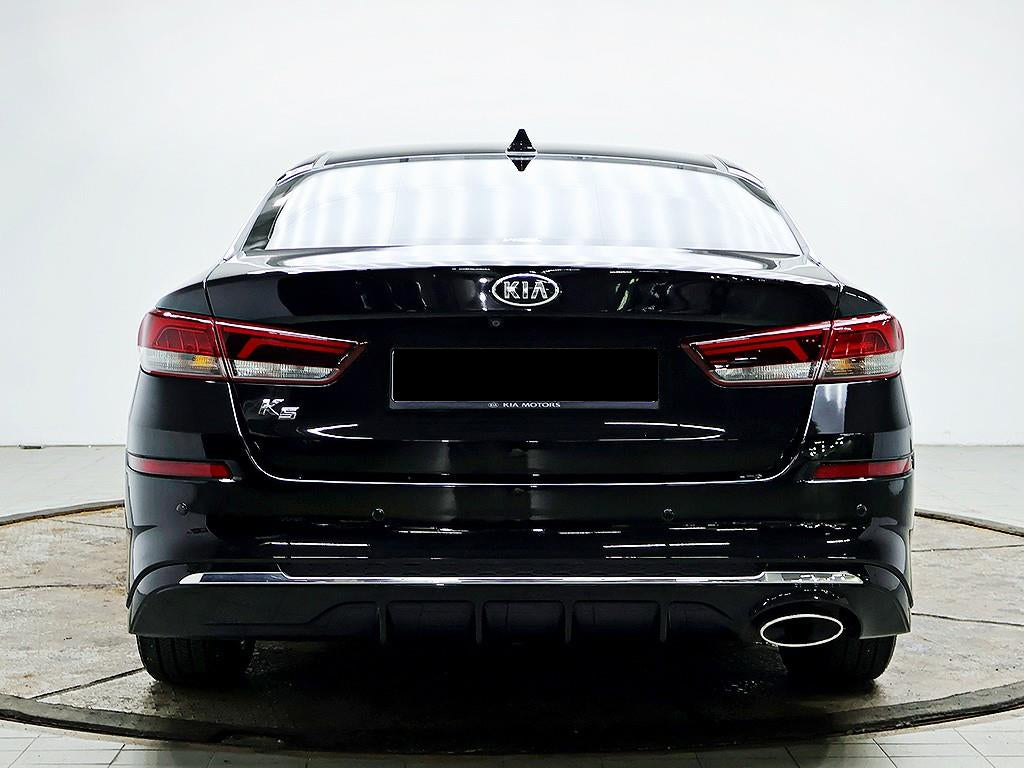 Kia K5 — photo 03