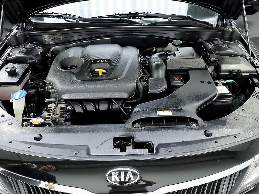 Kia K5 — photo 07