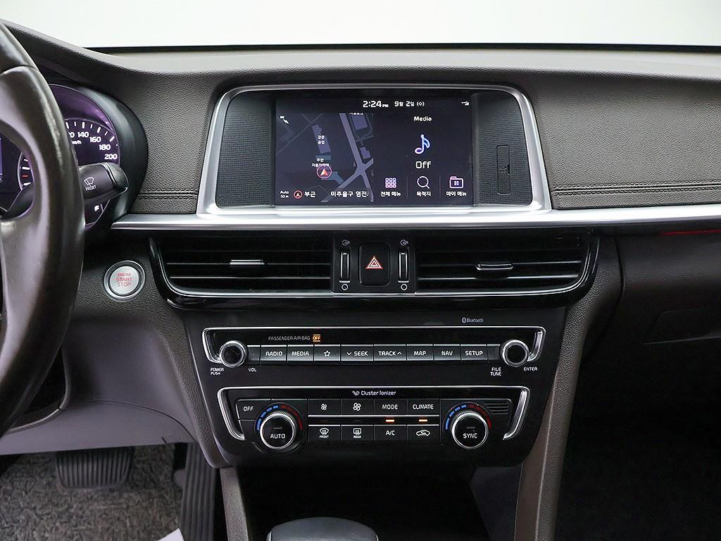 Kia K5 — photo 09