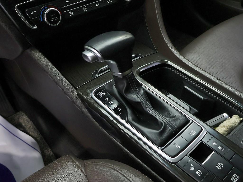 Kia K5 — photo 10