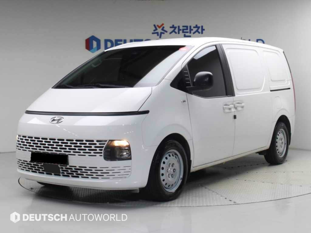 Hyundai Staria — photo 01