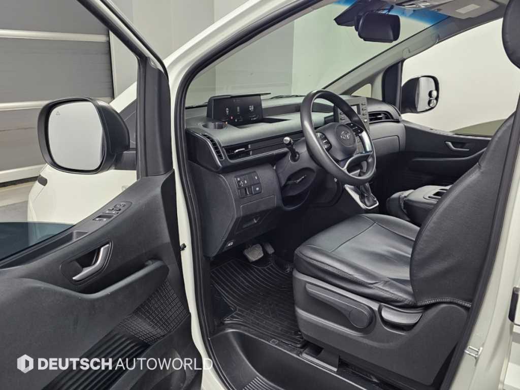 Hyundai Staria — photo 11