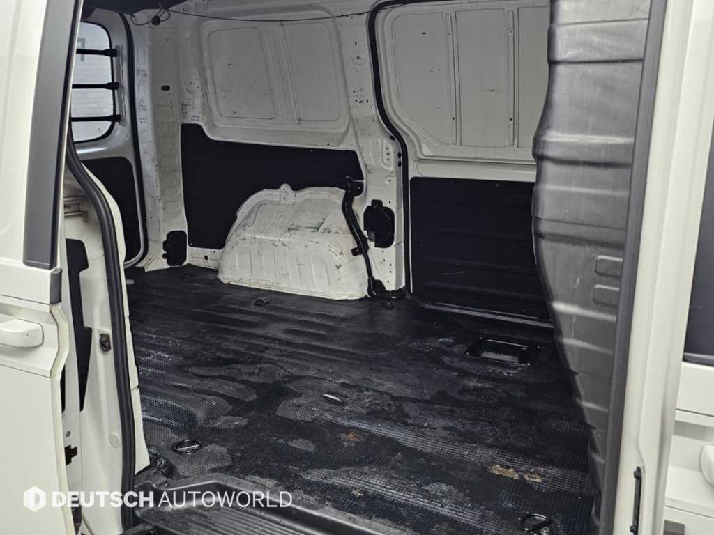 Hyundai Staria — photo 12