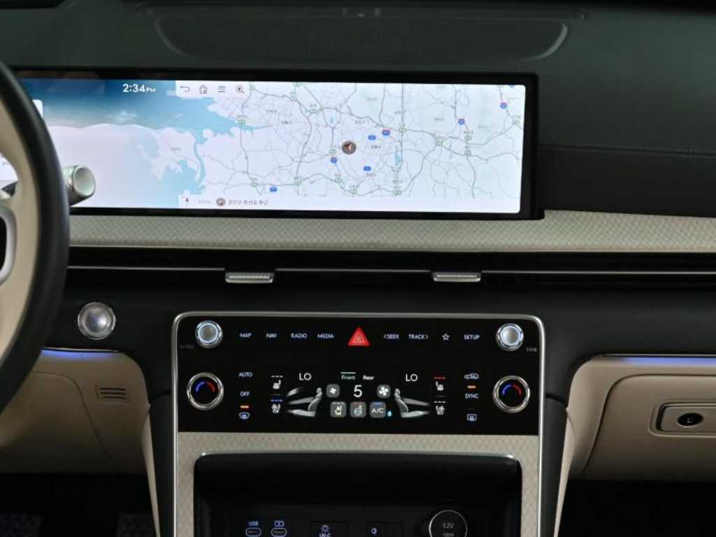 Genesis GV80 — photo 14