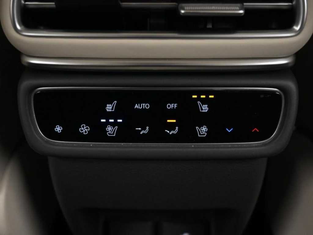 Genesis GV80 — photo 16
