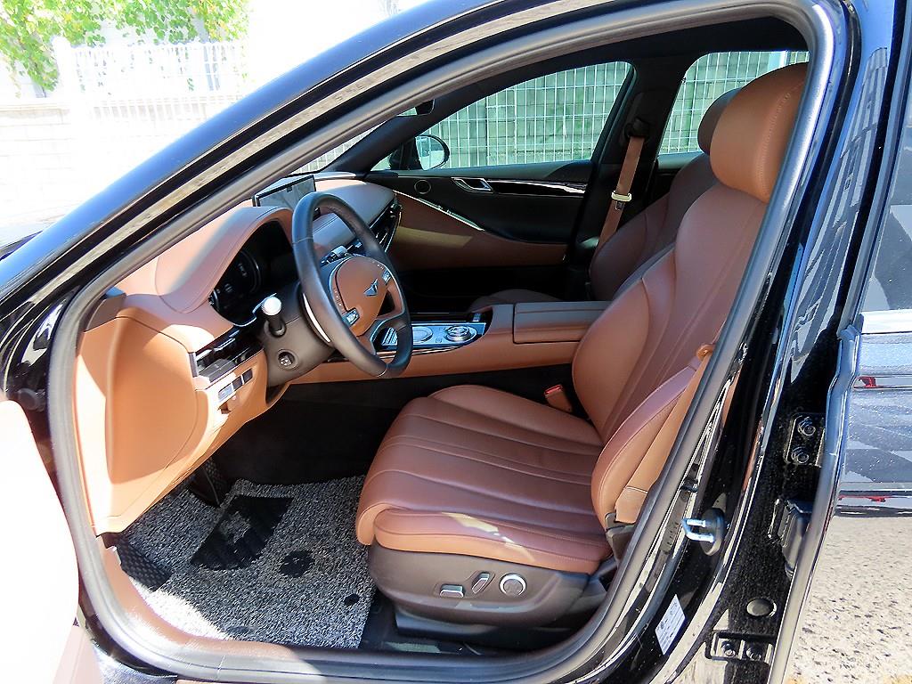 Genesis G80 — photo 05