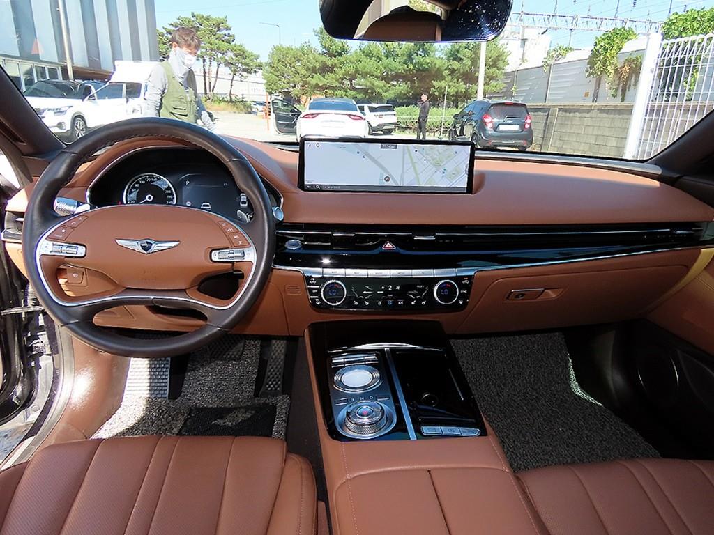 Genesis G80 — photo 07