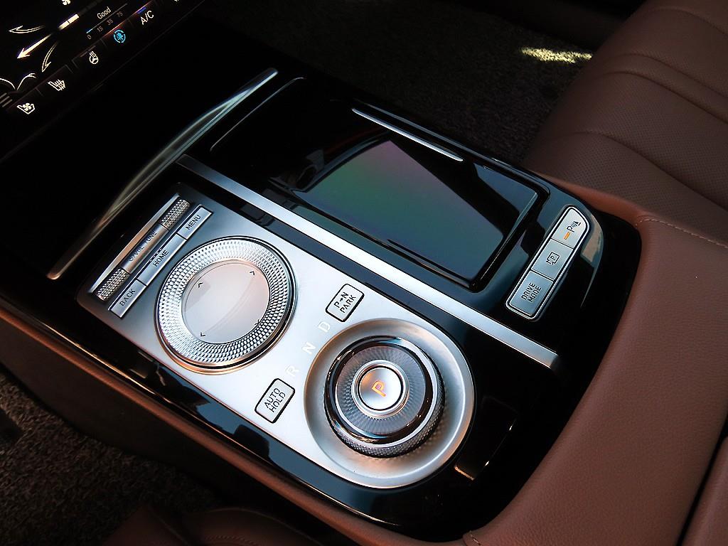 Genesis G80 — photo 10
