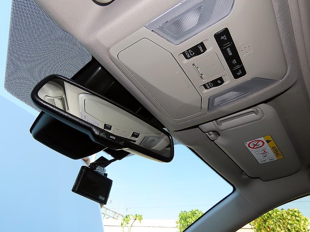 Toyota RAV4 — photo 15