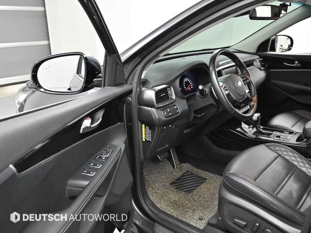 Kia Sorento — photo 11