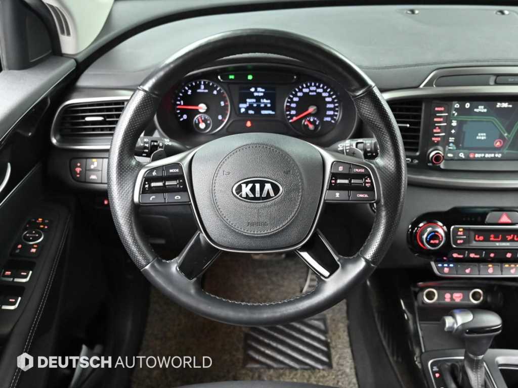 Kia Sorento — photo 13