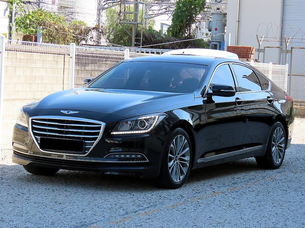 Hyundai Genesis — photo 02