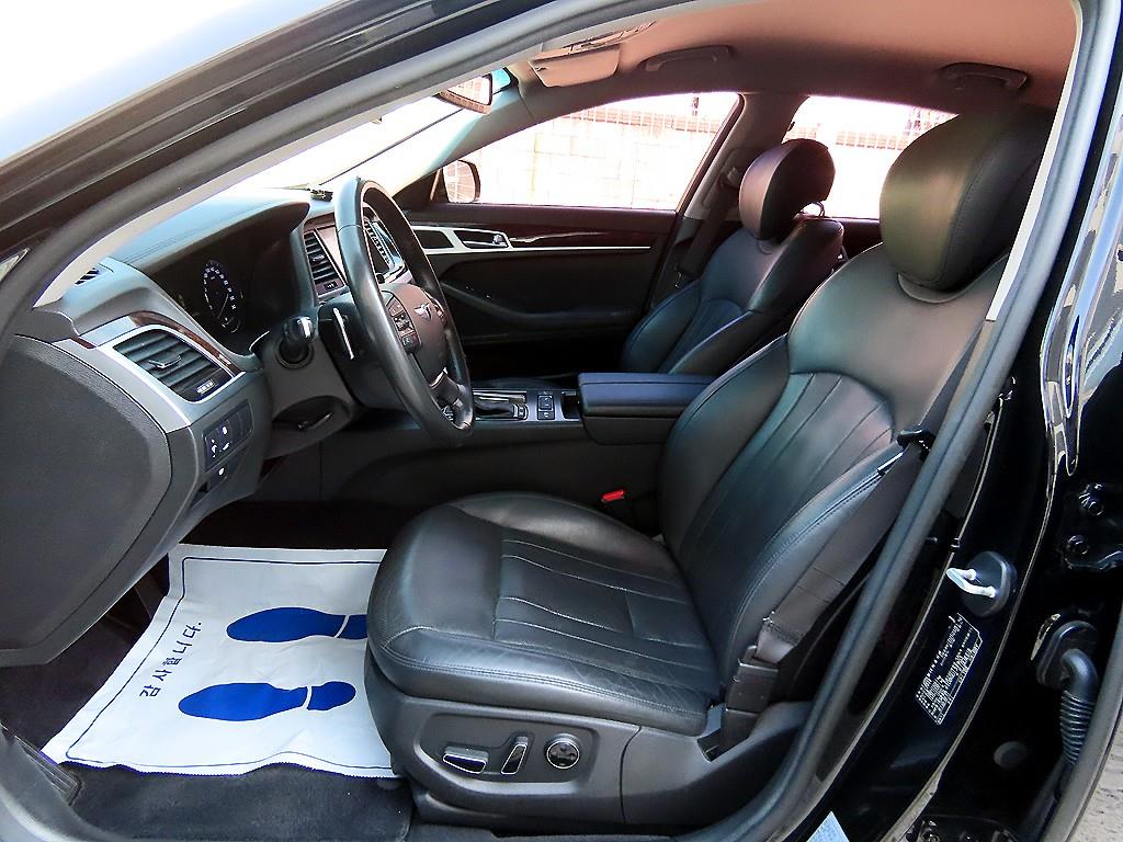 Hyundai Genesis — photo 05