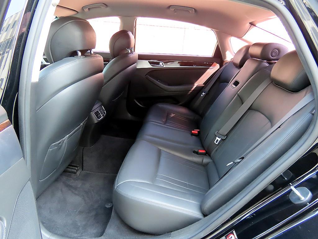 Hyundai Genesis — photo 06