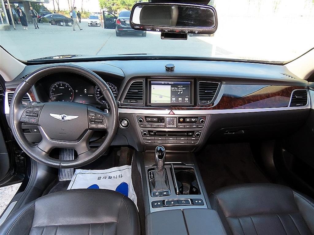Hyundai Genesis — photo 07