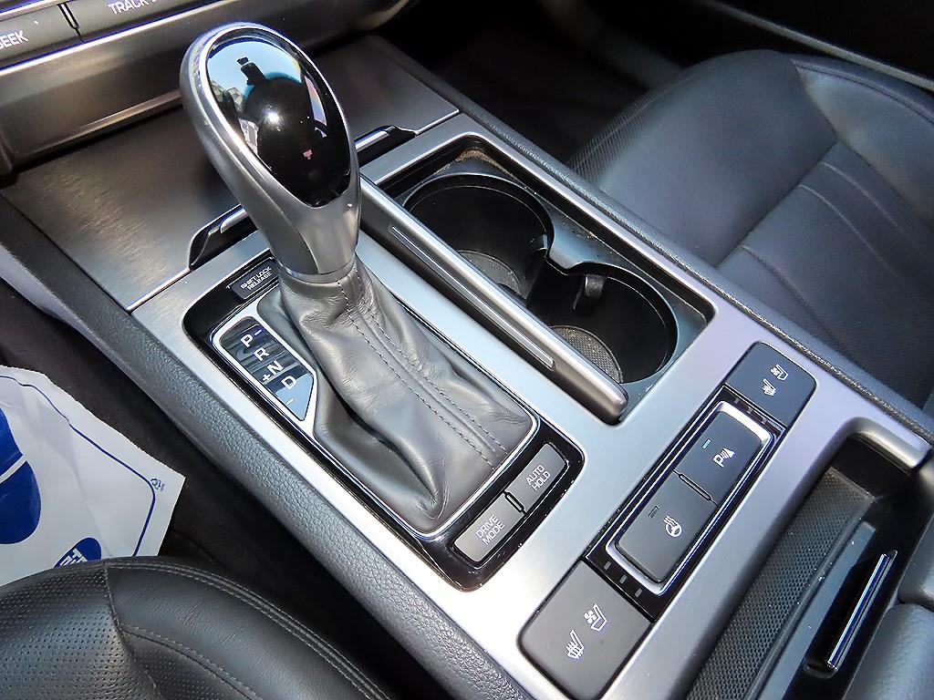 Hyundai Genesis — photo 10