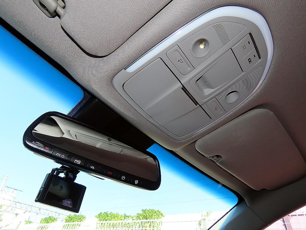 Hyundai Genesis — photo 16