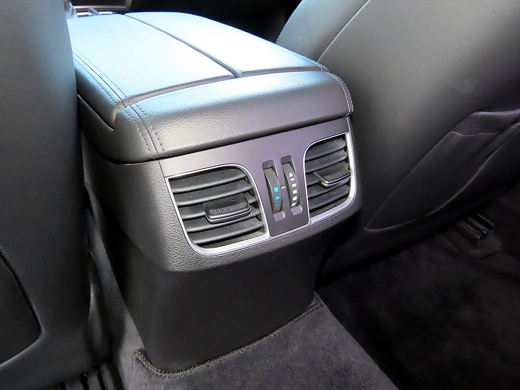 Hyundai Genesis — photo 17